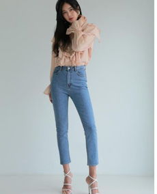 牛仔裤 个性宣言与年轻穿衣态度的完美载体